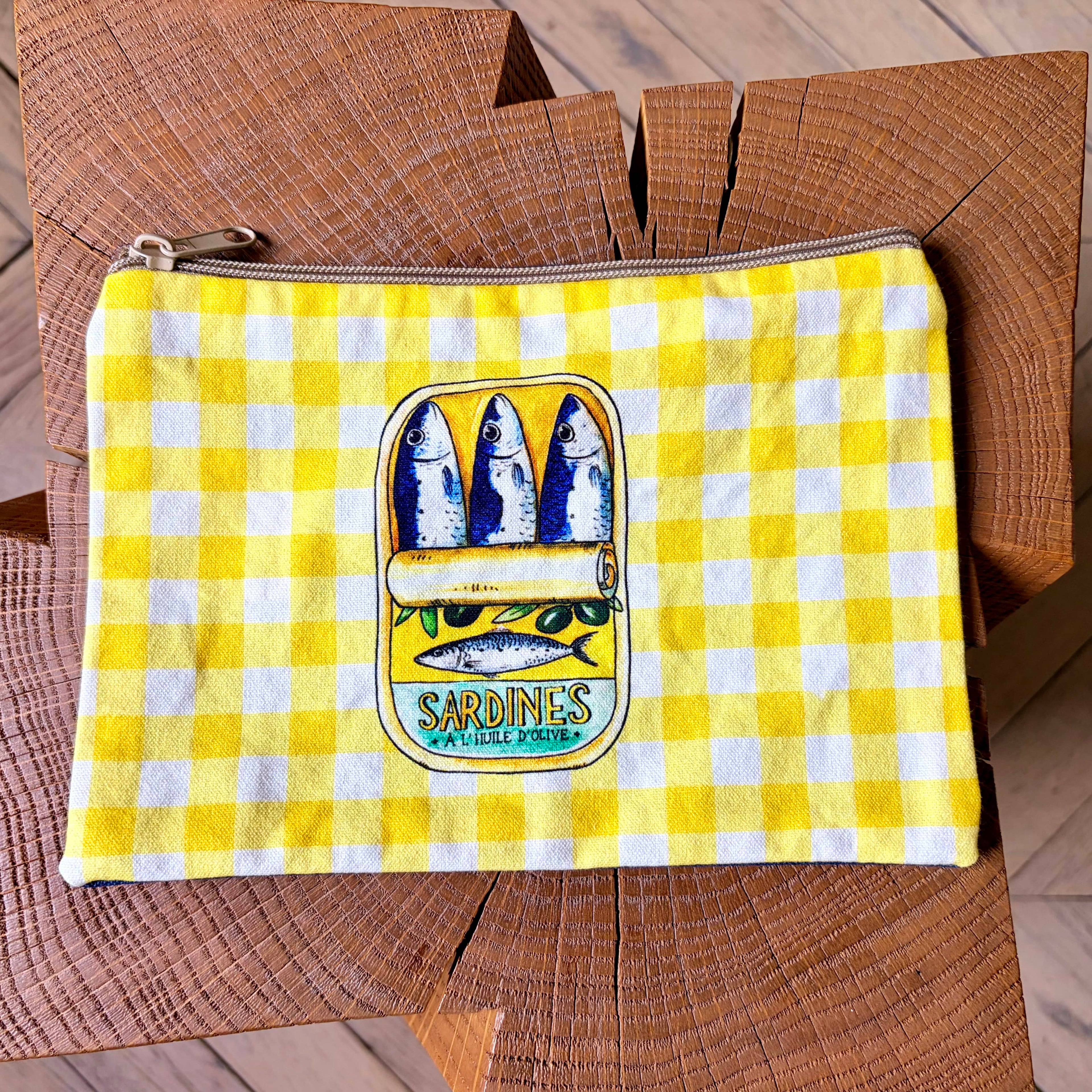 Grande pochette boîte de sardines carreaux jaune 22x15 cm