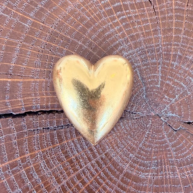 Broche coeur dorée