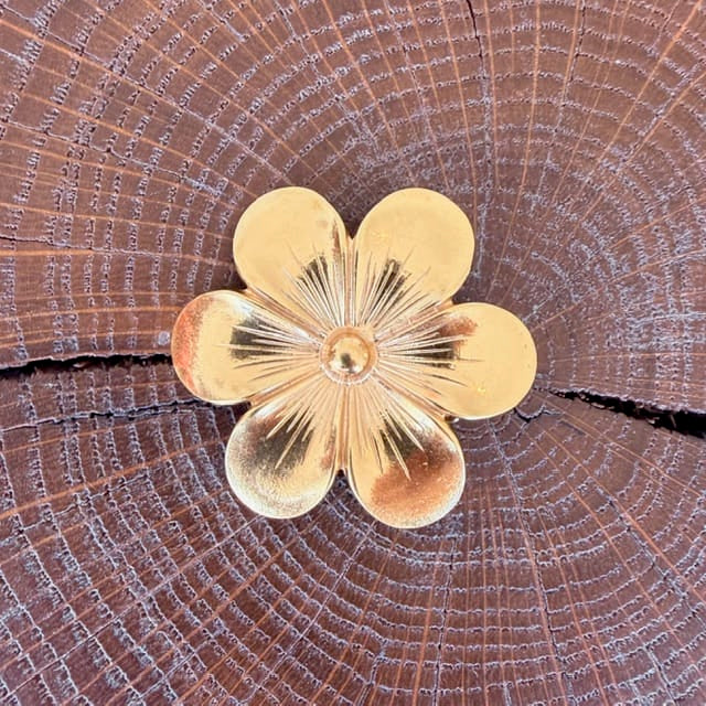 Broche fleur dorée Evesome