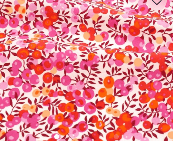 Triangle en 140 cm de longueur et 47 cm de hauteur en Liberty de coton doublé