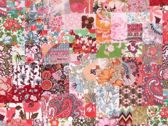 Triangle en 140 cm de longueur et 47 cm de hauteur en Liberty de coton doublé