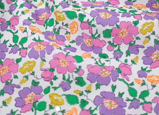 Triangle en 140 cm de longueur et 47 cm de hauteur en Liberty de coton doublé