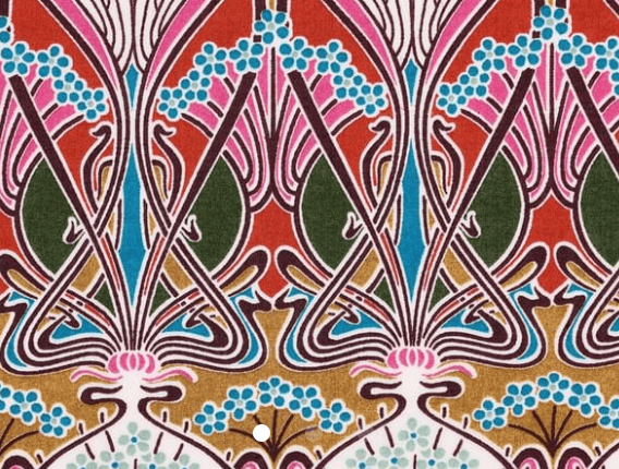 Triangle en 140 cm de longueur et 47 cm de hauteur en Liberty de coton doublé