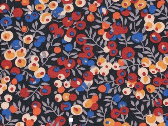 Triangle en 140 cm de longueur et 47 cm de hauteur en Liberty de coton doublé