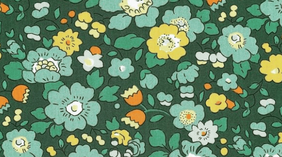 Triangle en 140 cm de longueur et 47 cm de hauteur en Liberty de coton doublé