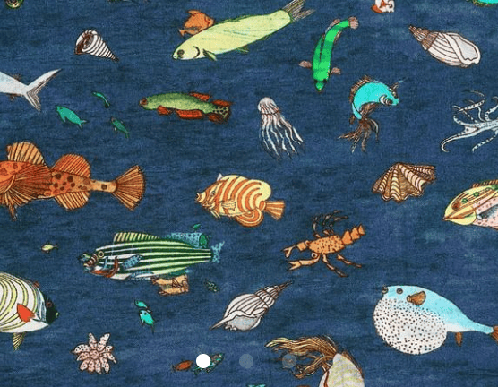 Triangle en 140 cm de longueur et 47 cm de hauteur en Liberty de coton doublé