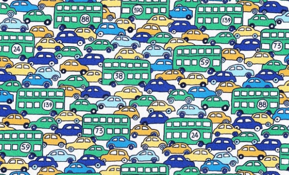 Triangle en 140 cm de longueur et 47 cm de hauteur en Liberty de coton doublé