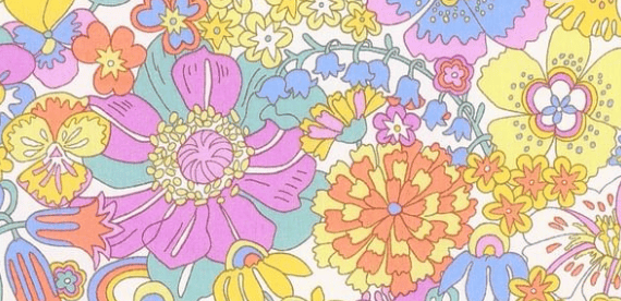 Triangle en 140 cm de longueur et 47 cm de hauteur en Liberty de coton doublé