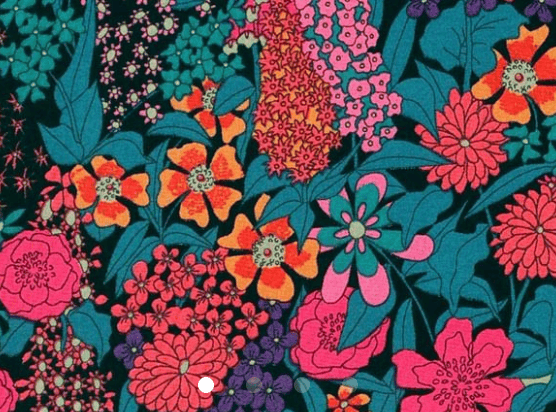 Triangle en 140 cm de longueur et 47 cm de hauteur en Liberty de coton doublé