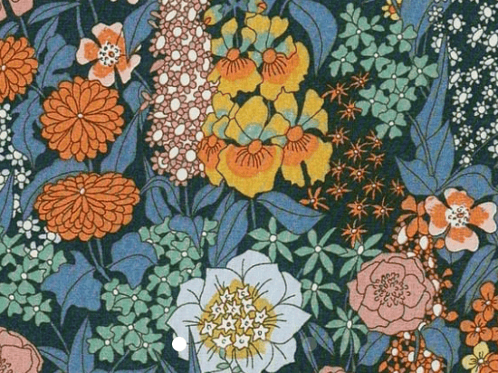 Triangle en 140 cm de longueur et 47 cm de hauteur en Liberty de coton doublé