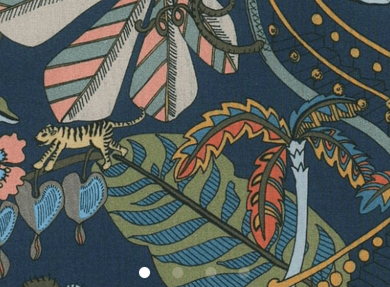 Triangle en 140 cm de longueur et 47 cm de hauteur en Liberty de coton doublé