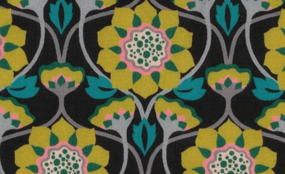 Triangle en 140 cm de longueur et 47 cm de hauteur en Liberty de coton doublé