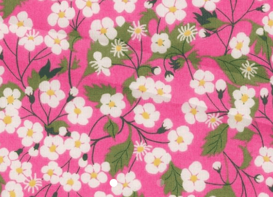 Triangle en 140 cm de longueur et 47 cm de hauteur en Liberty de coton doublé