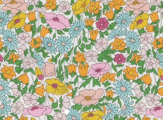 Triangle en 140 cm de longueur et 47 cm de hauteur en Liberty de coton doublé