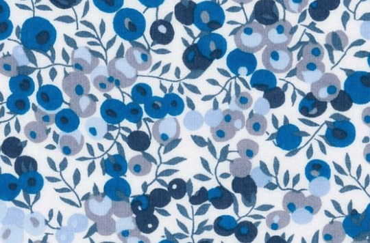 Triangle en 140 cm de longueur et 47 cm de hauteur en Liberty de coton doublé