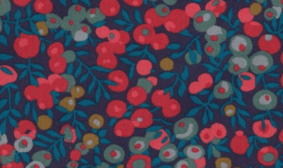 Triangle en 140 cm de longueur et 47 cm de hauteur en Liberty de coton doublé