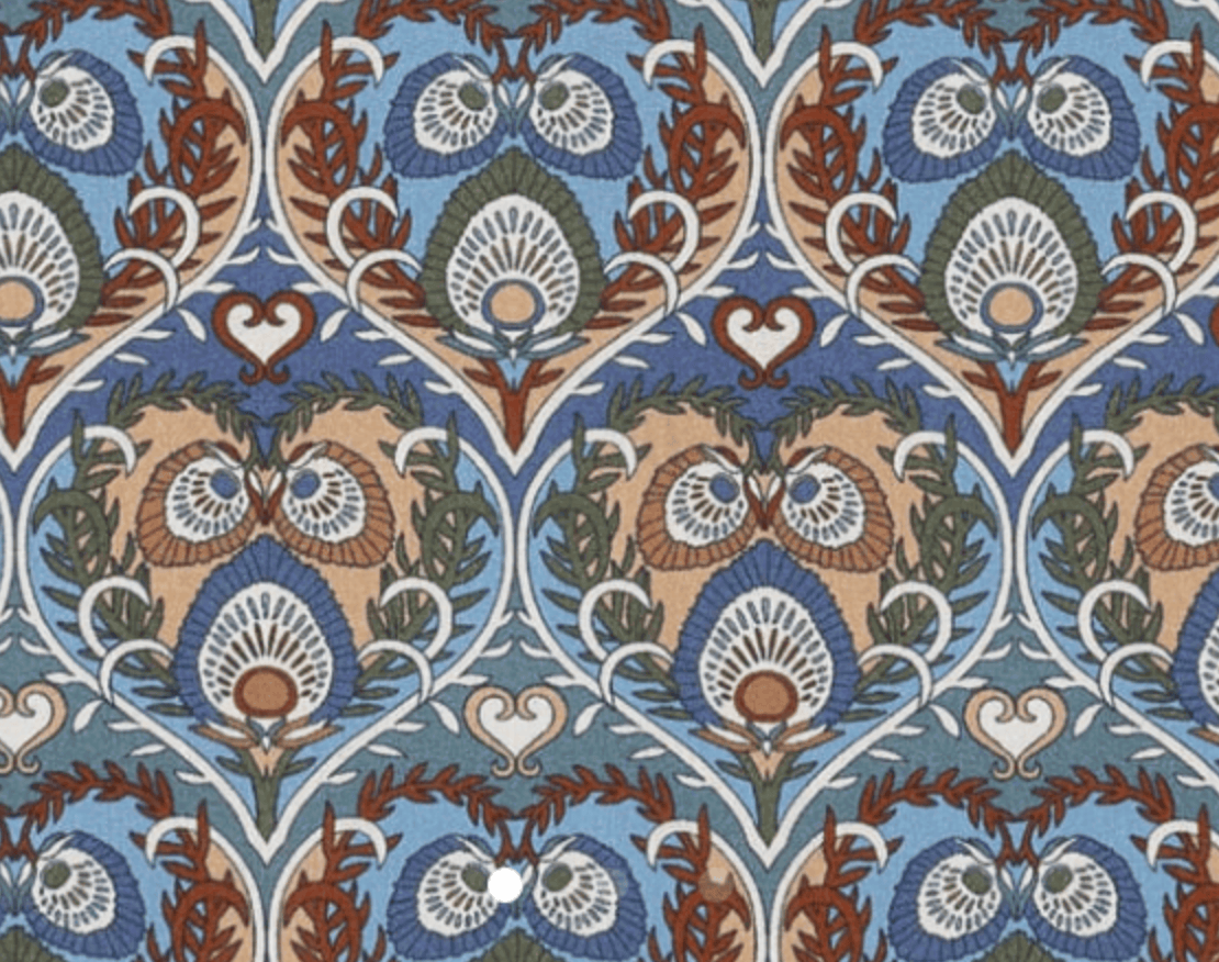 Triangle en 140 cm de longueur et 47 cm de hauteur en Liberty de coton doublé