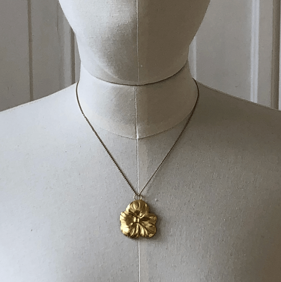 Pendentif pensée doré