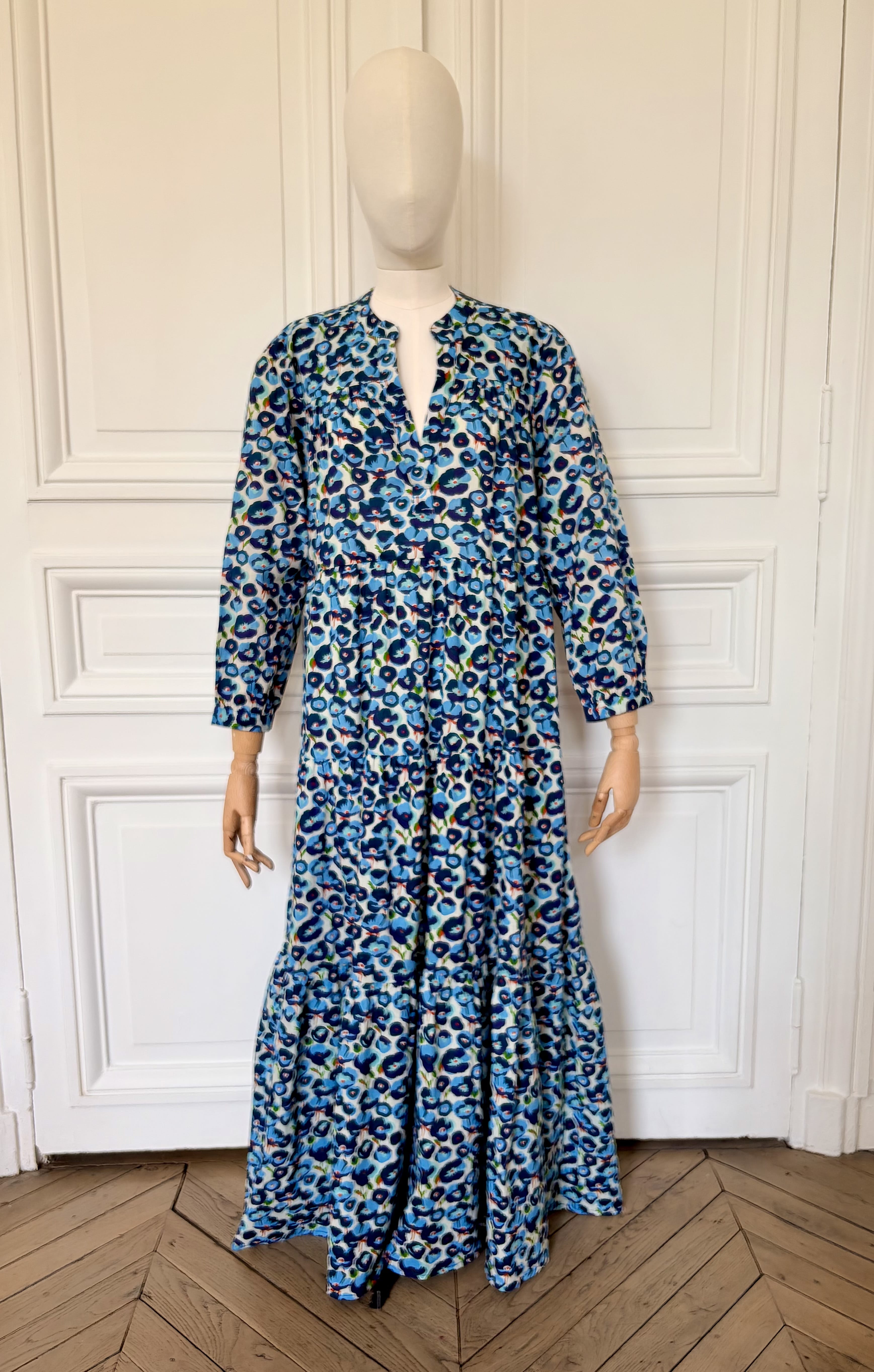 Robe longue à manches longues et volants bleue