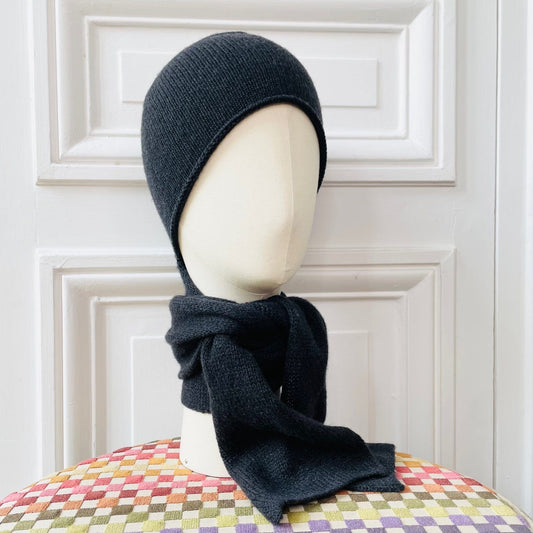 Écharpe-bonnet gris foncé tricoté en France 100% cachemire maille serrée