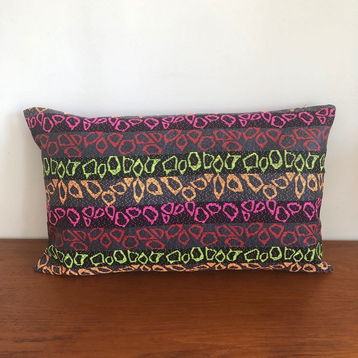 Coussin Evesome 65x40 cm en tweed - Cushion Evesome 65x40 cm in tweed