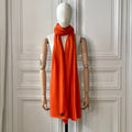 Echarpe orange tricotée en France 250x60 cm 100% cachemire maille serrée avec broche feuille de vigne