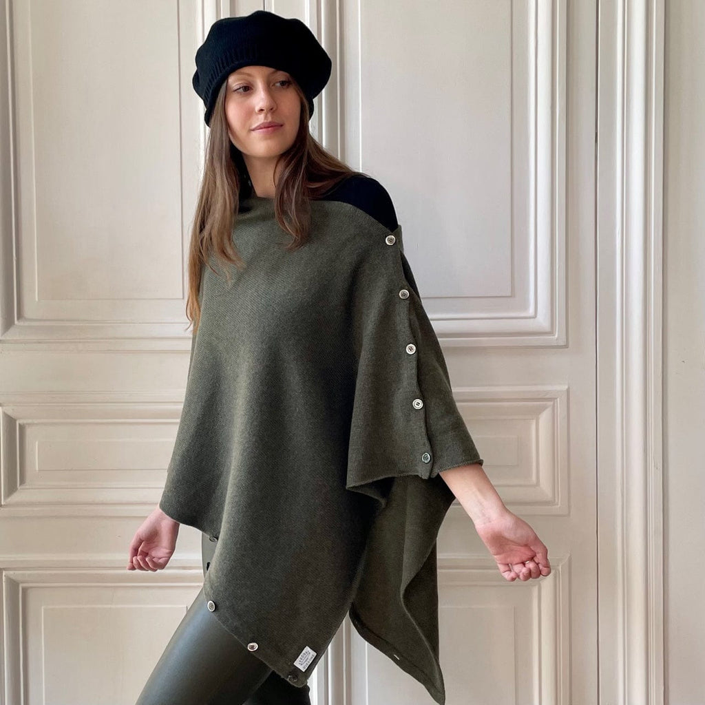 Echarpe vert armée multipositions à boutons tricotée en France 100% cachemire maille serrée