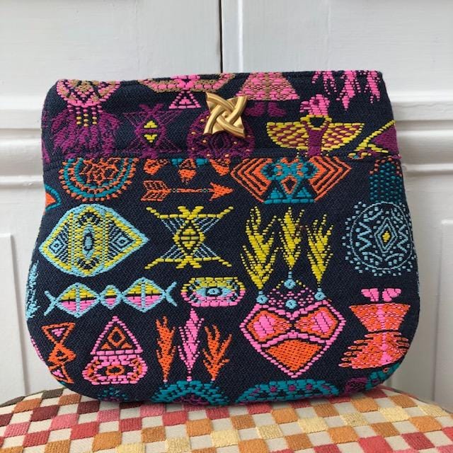 Pochette Irène en tweed bleu marine, orange, rose, turquoise et jaune tissé et fabriquée en France