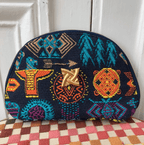 Pochette Sam en tweed bleu marine, orange, rose, turquoise et jaune tissé et fabriquée en France