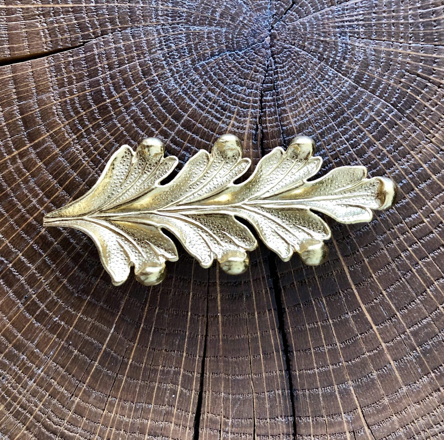Broche Feuille d'Acanthe dorée Evesome - Golden Acanthus Leaf Brooch Evesome