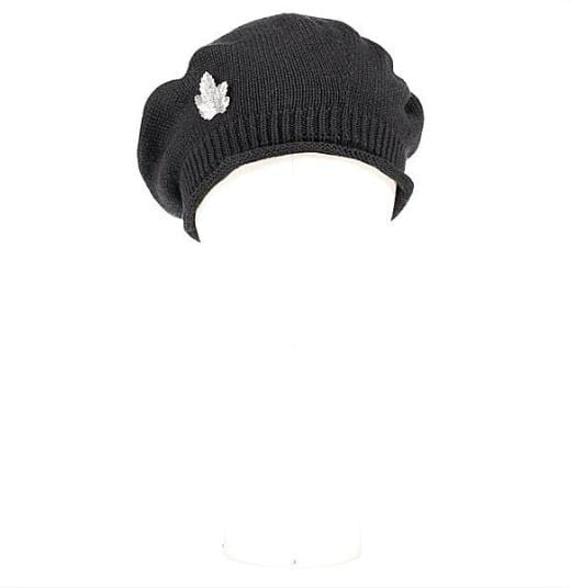 Béret bonnet noir en cachemire Evesome avec broche feuille de vigne argentée - Black tight cashmere cap beret with silver vineyard leave 