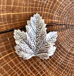 Broche Feuille de vigne argentée