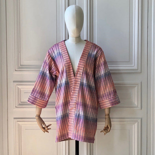 Kimono en tweed rose, noir, saumon, violet et blanc tissé et fabriqué en France