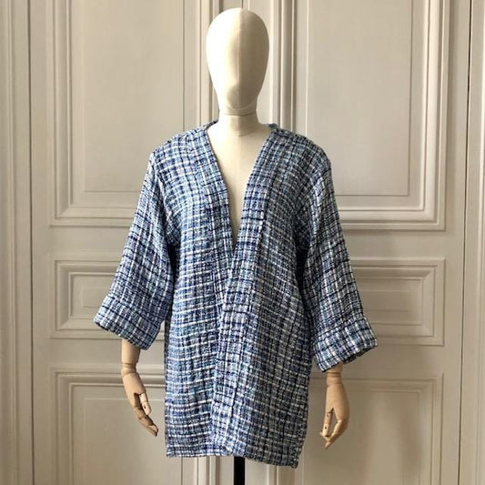 Kimono en tweed bleu marine, turquoise et blanc tissé et fabriqué en France