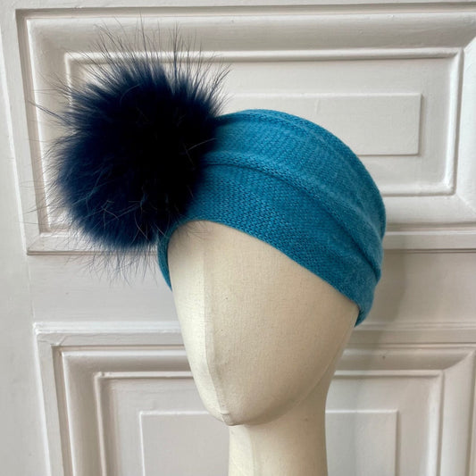 Headband maille mousseuse bleu 100% cachemire avec pompon en fourrure