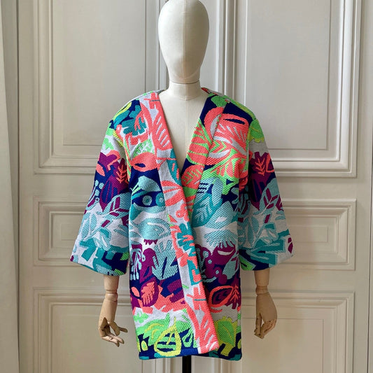 Kimono en tweed bleu marine, bleu ciel, corail, vert fluo, jaune fluo fuschia et blanc tissé et fabriqué en France