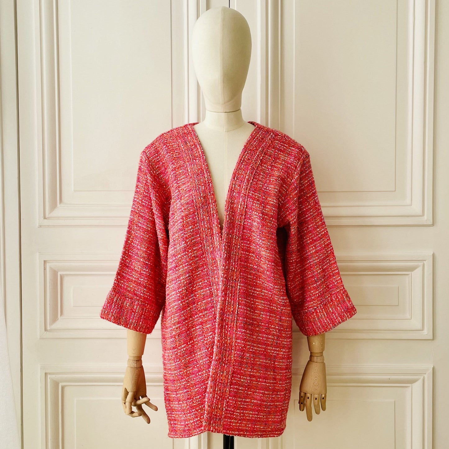 Kimono en tweed rose, corail et blanc tissé et fabriqué en France