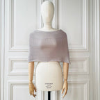 Mini poncho beige rosé tricoté en France 100% cachemire maille mousseuse
