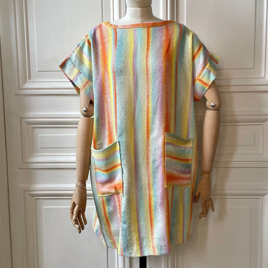 Robe en tweed rayé jaune, orange, bleu ciel tissé et fabriquée en France